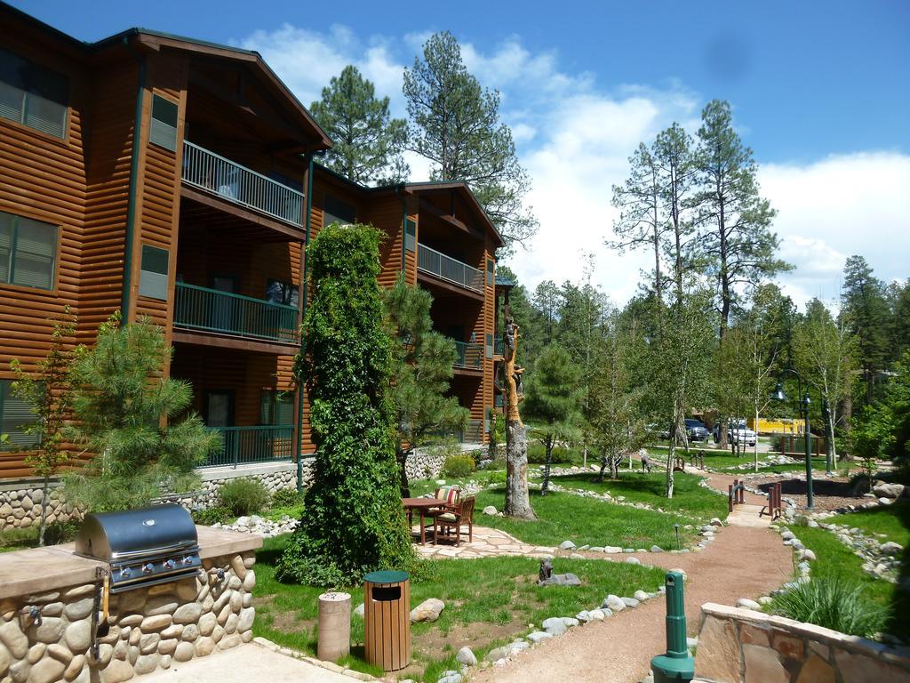 Resort River 4*