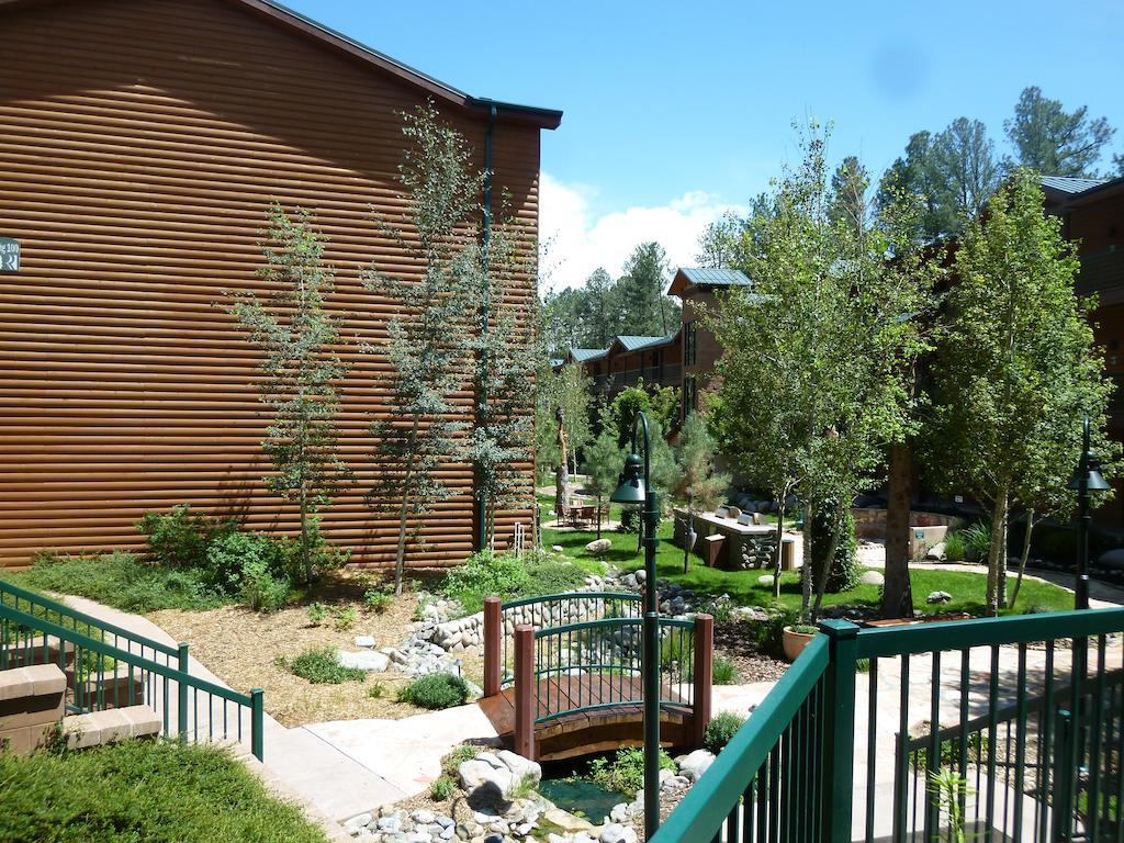 Resort River 4*